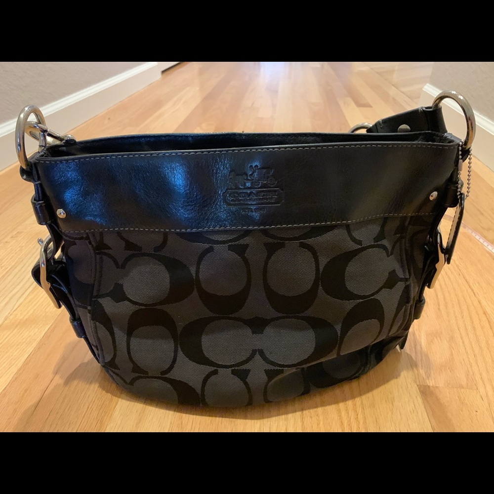Coach Signature purse